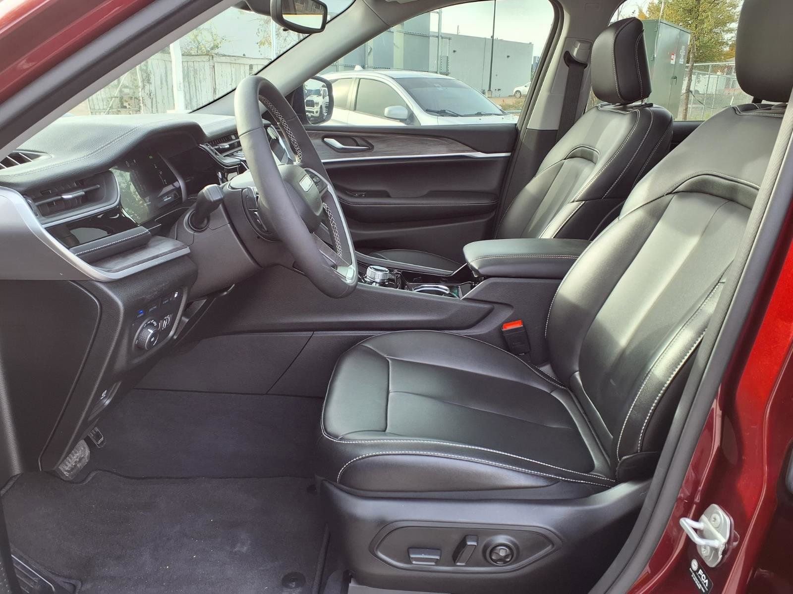 Used 2023 Jeep Grand Cherokee 4WD 4xe image 19