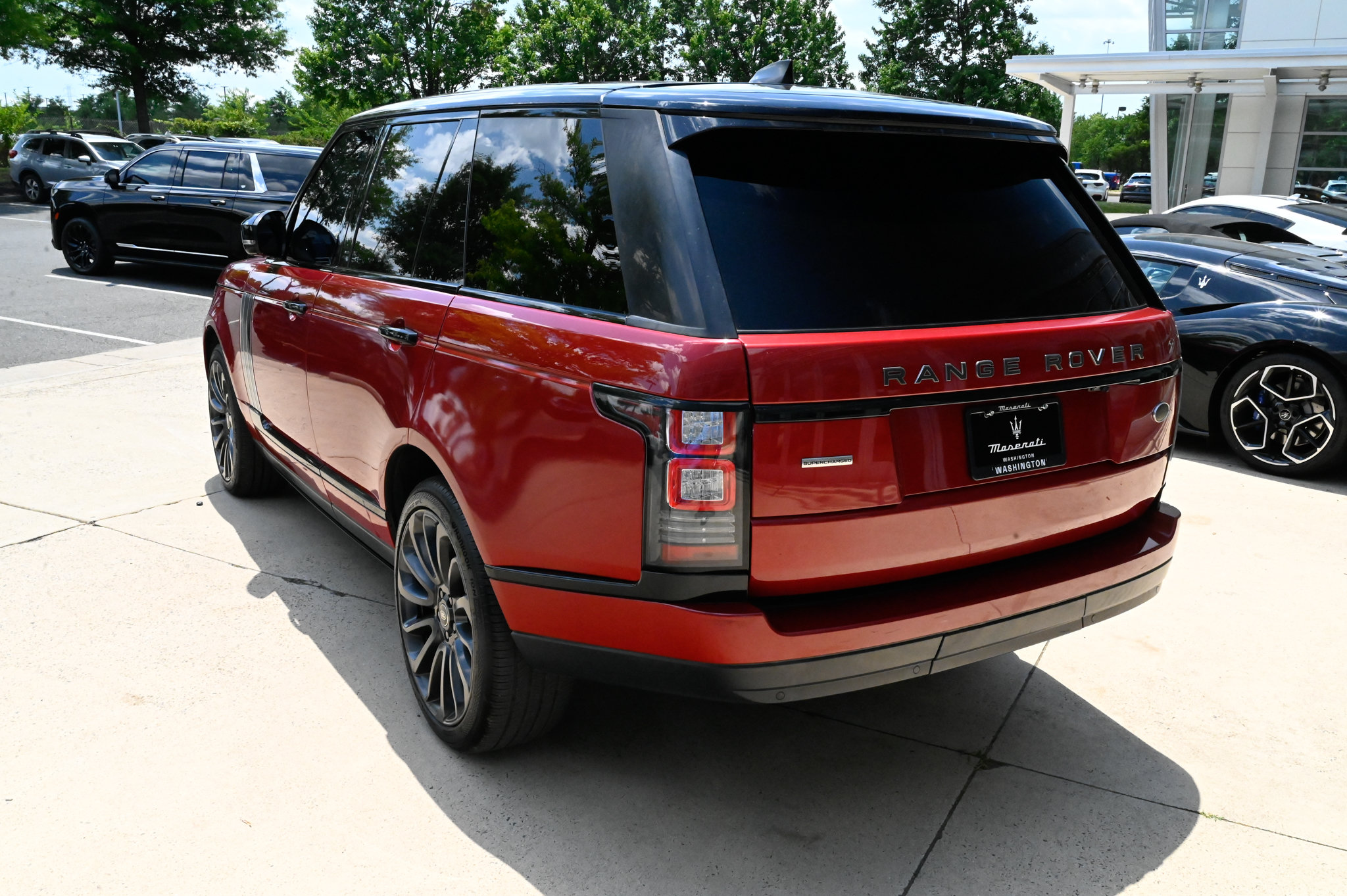 Used 2017 Land Rover Range Rover Supercharged AWD/4WD image 7