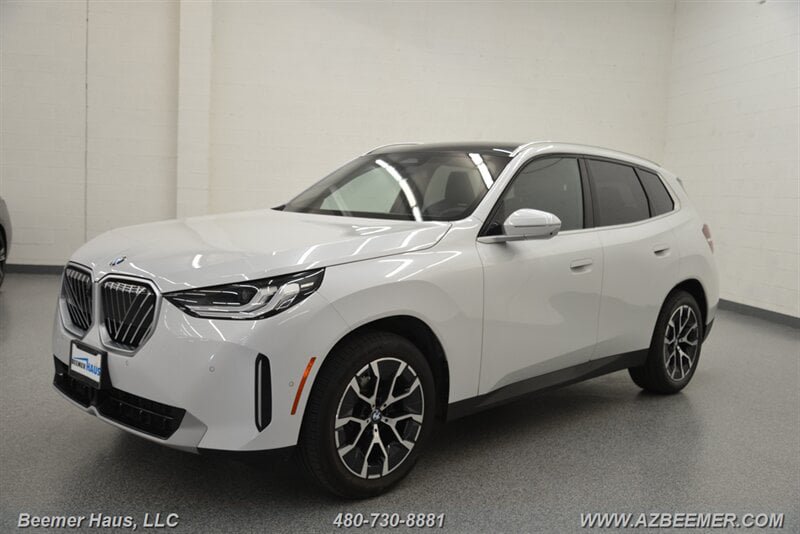 Used 2025 BMW X3 xDrive30i w/ Premium Package AWD/4WD image 4