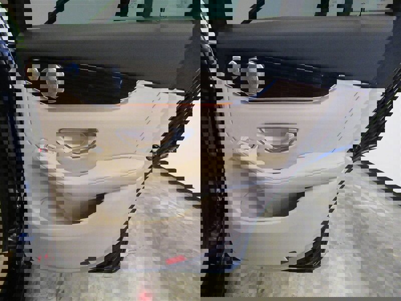 Used 2017 Mercedes-Benz GLC 300 4MATIC image 41