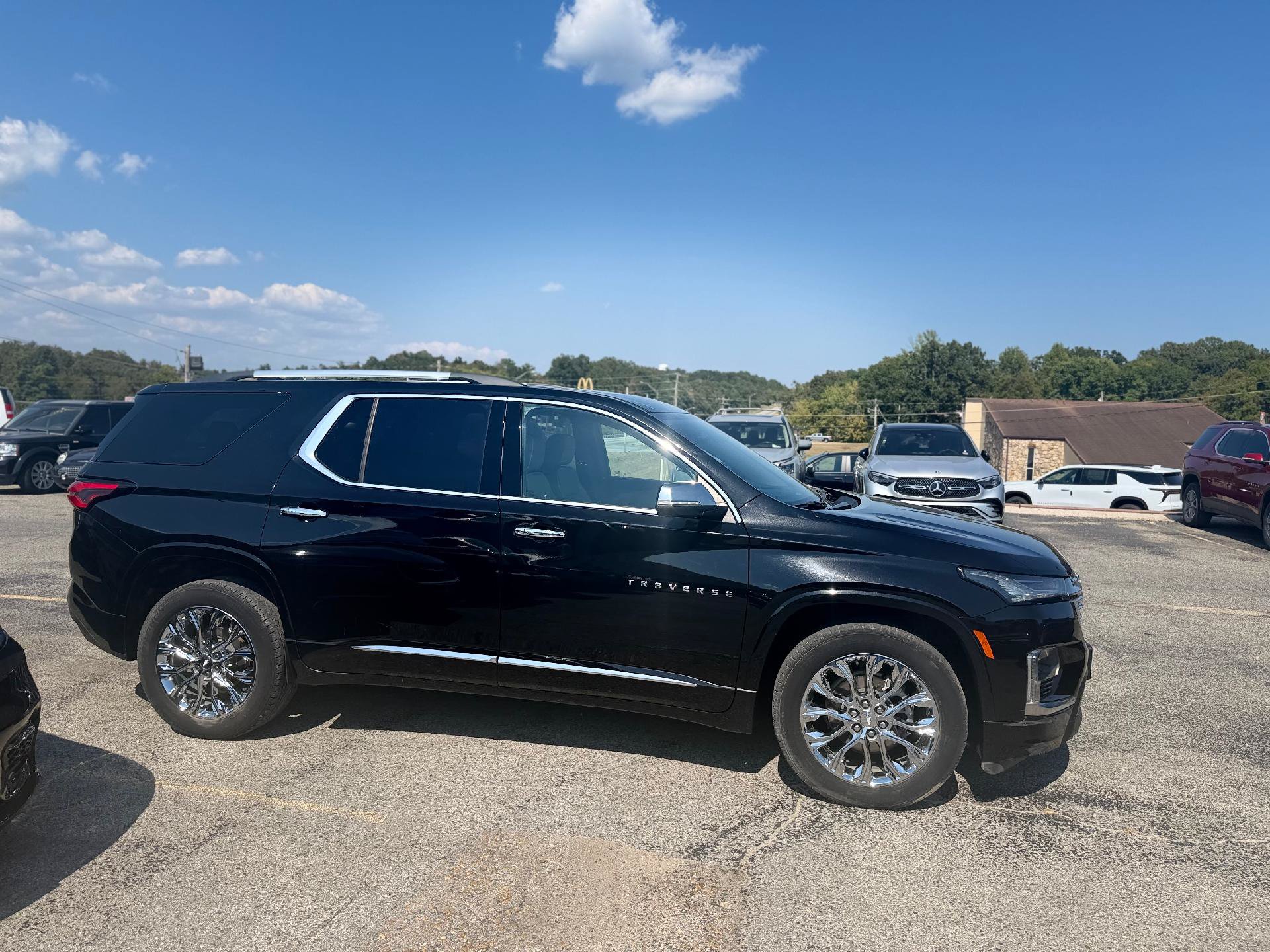 Used 2023 Chevrolet Traverse Premier w/ LPO, Floor Liner Package AWD/4WD image 2