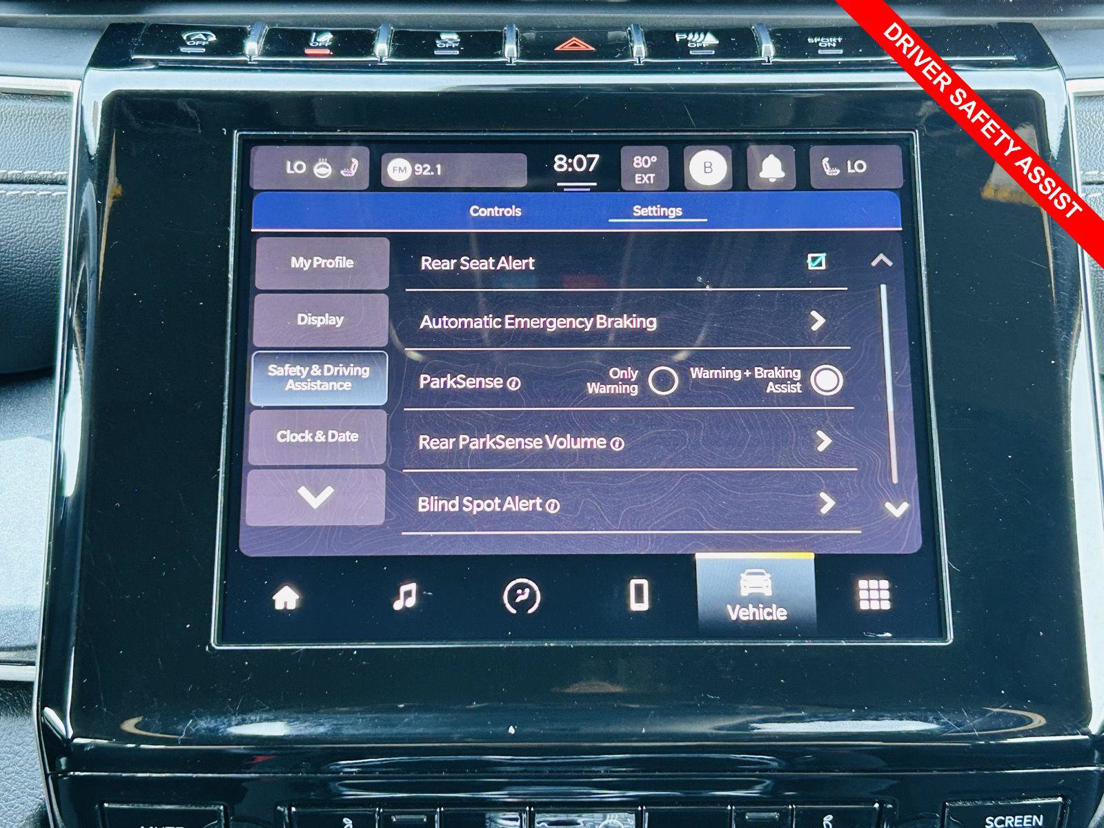 Used 2023 Jeep Grand Cherokee Altitude AWD/4WD image 7