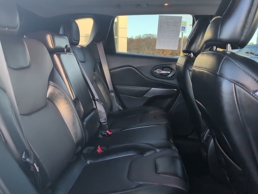 Used 2022 Jeep Cherokee Limited image 14