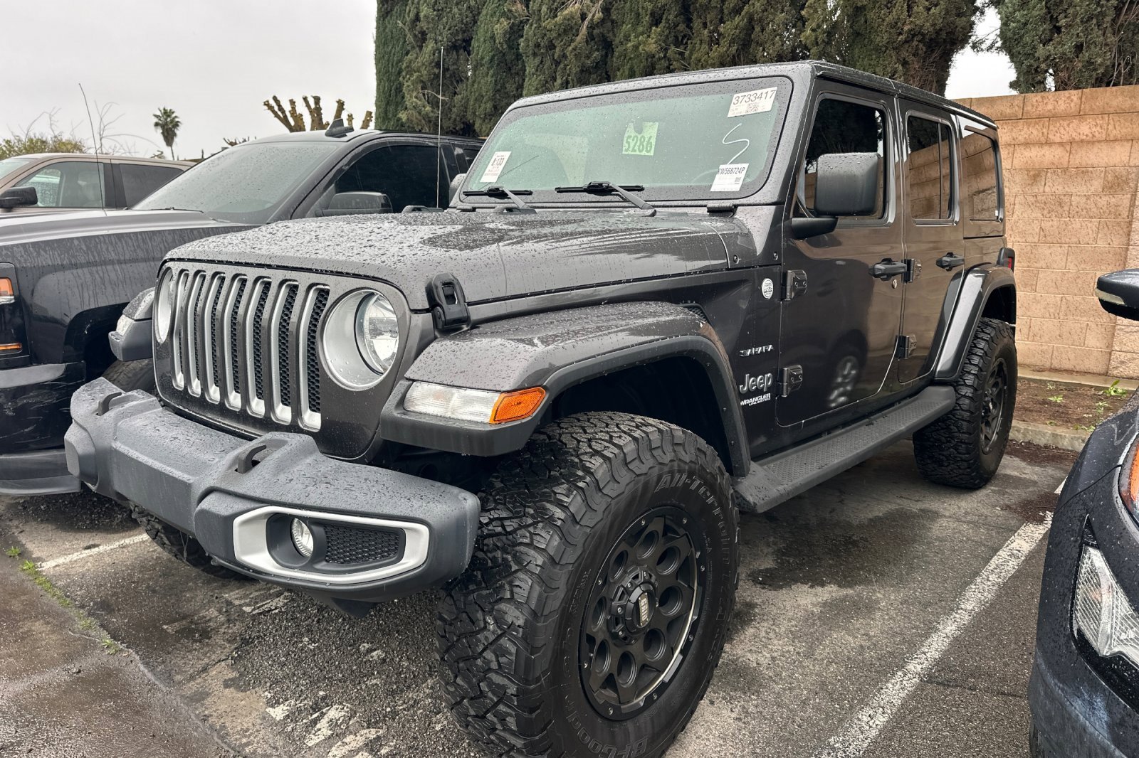 Used 2019 Jeep Wrangler Unlimited Sahara image 2