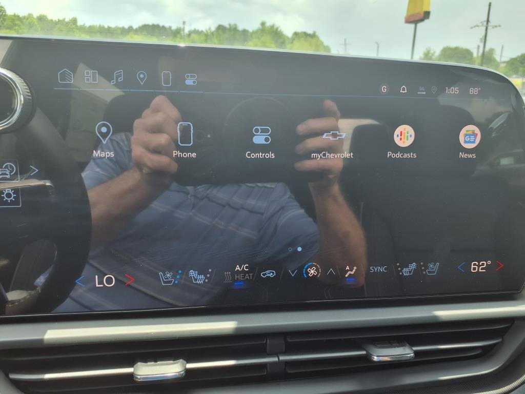 New 2025 Chevrolet Silverado EV LT image 22