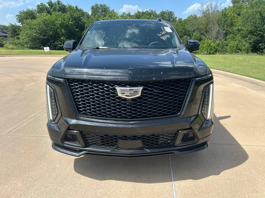 Used 2025 Cadillac Escalade ESV V w/ LPO, ONYX Package AWD/4WD image 8