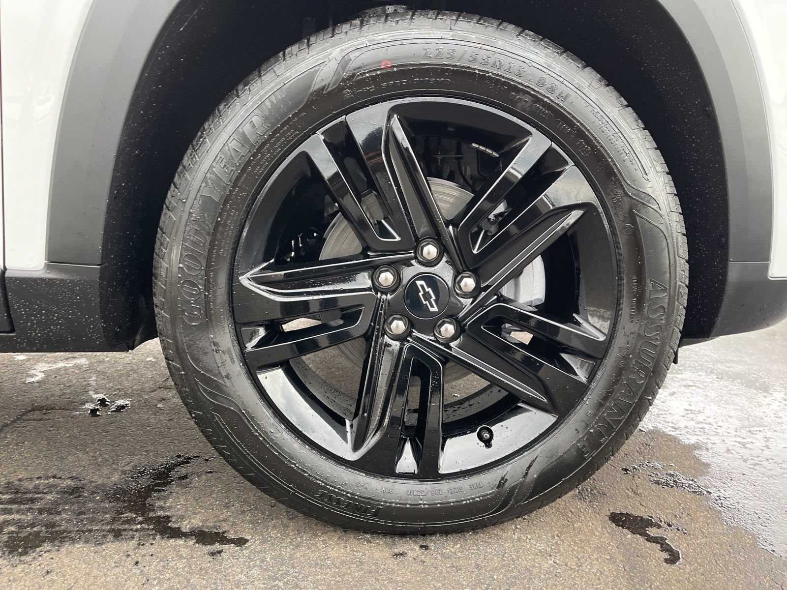 New 2026 Chevrolet Trax ACTIV w/ Sunroof Package FWD image 12