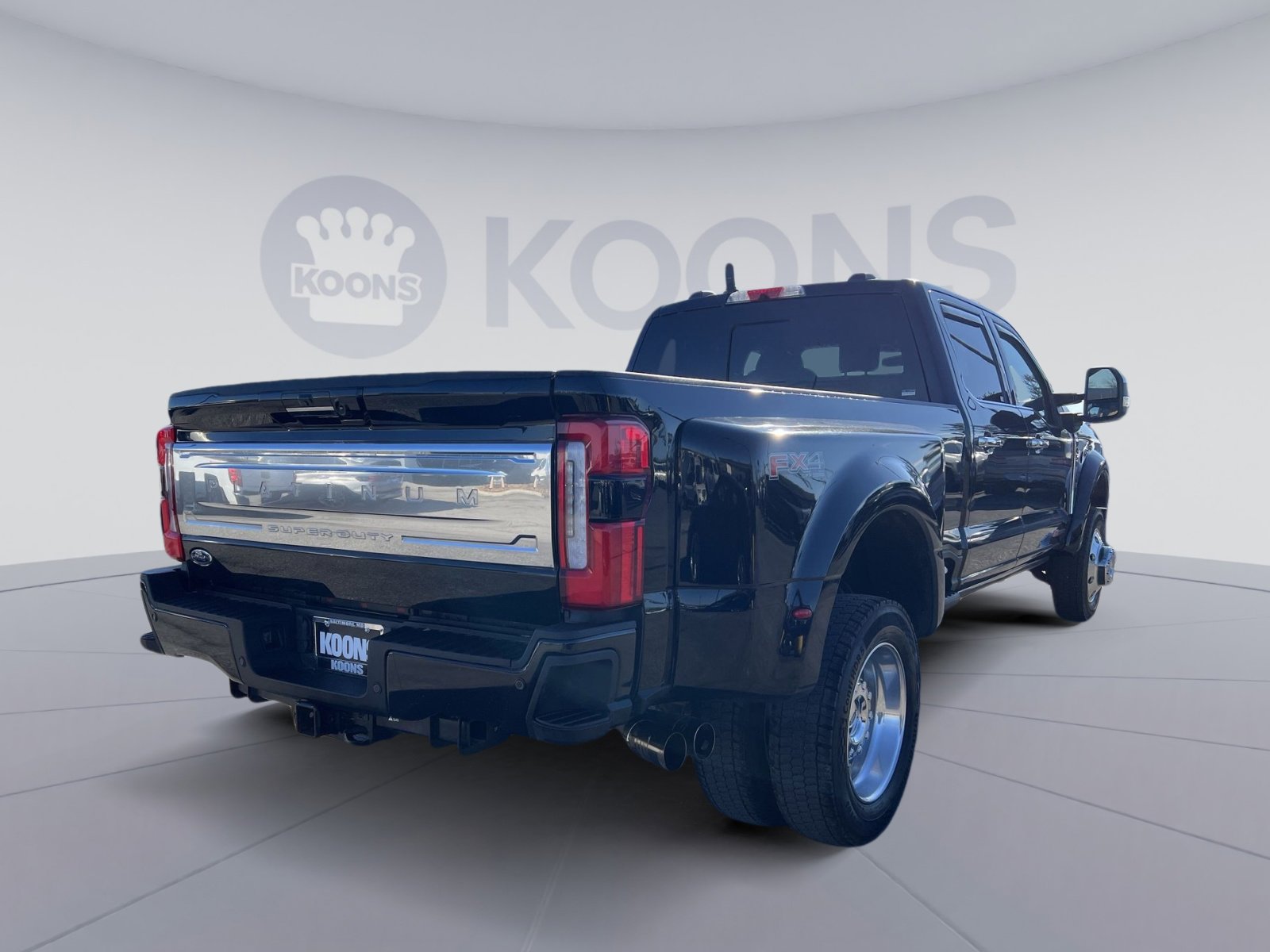 Used 2024 Ford F450 Platinum w/ FX4 Off-Road Package image 7