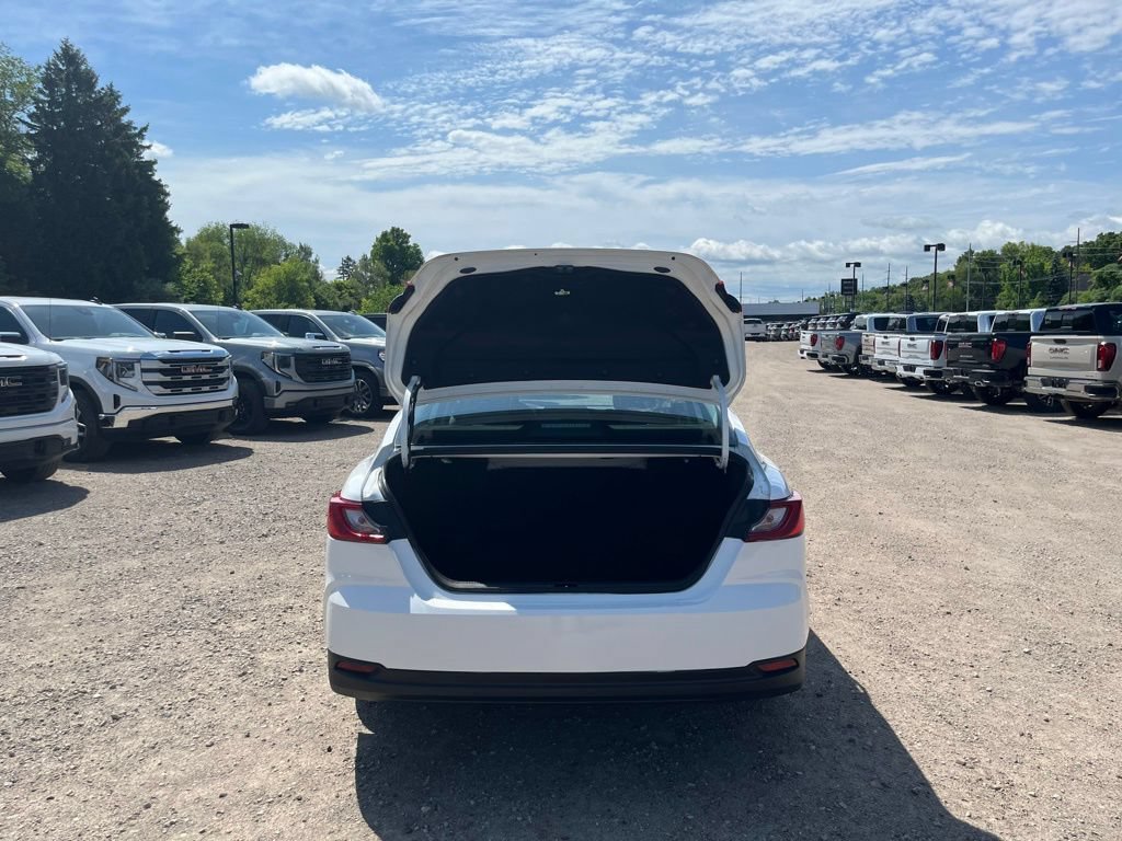 Used 2025 Toyota Camry LE FWD image 8