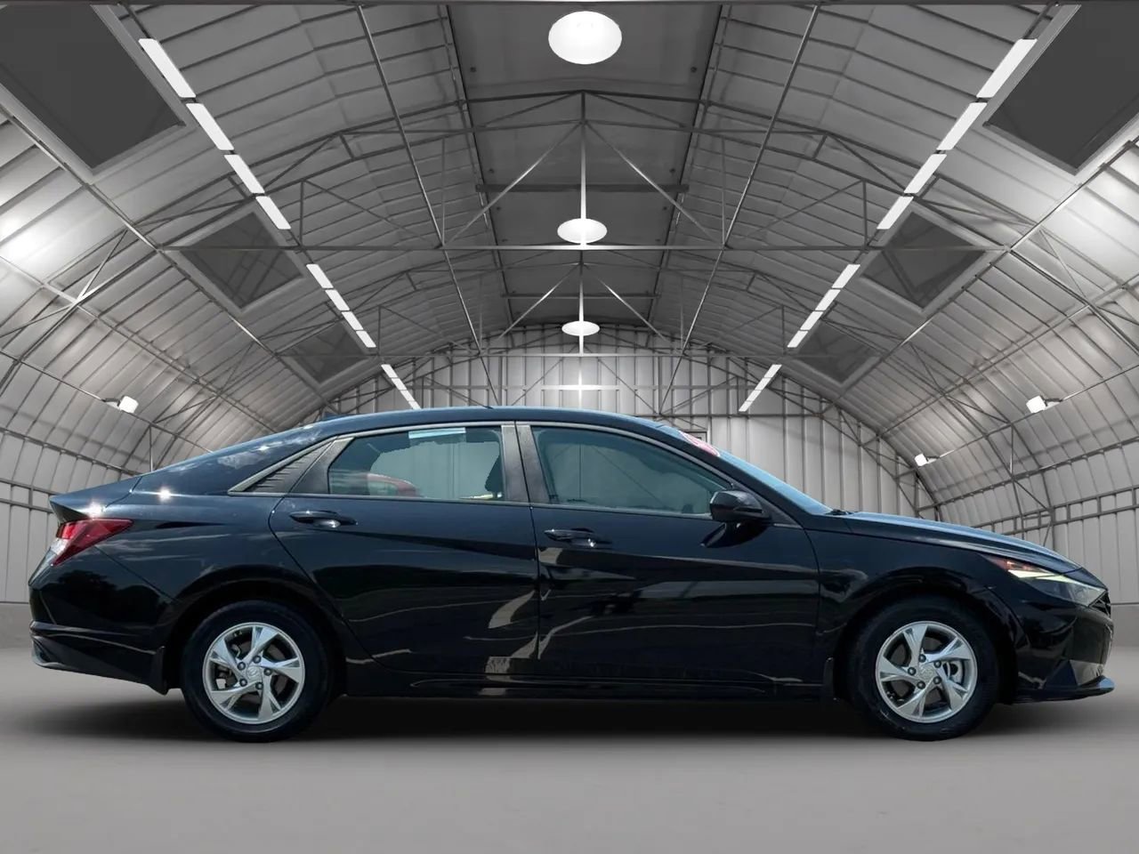 Used 2022 Hyundai Elantra SE image 8