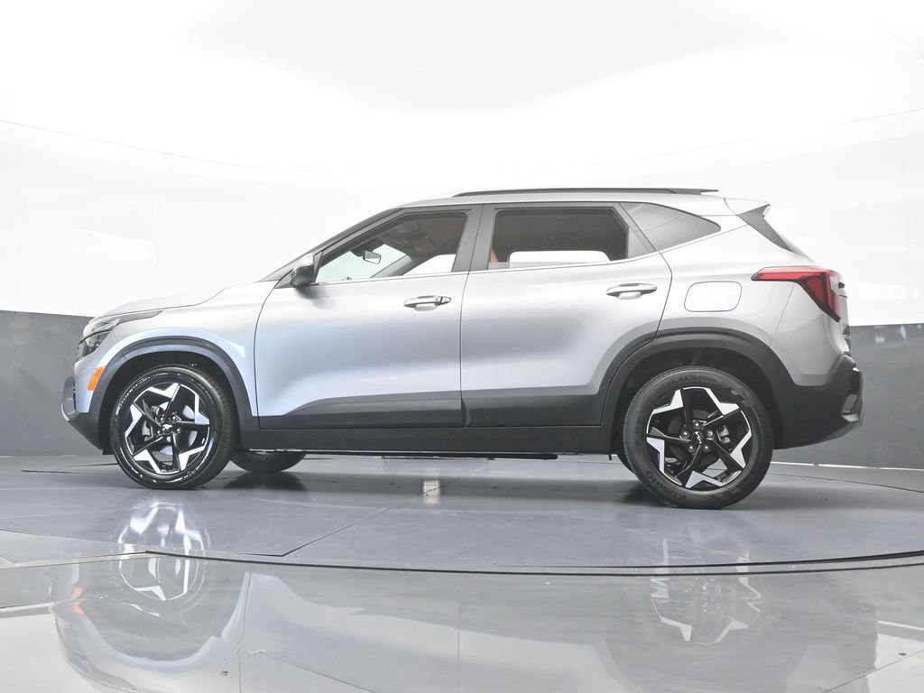 Used 2024 Kia Seltos EX FWD image 56