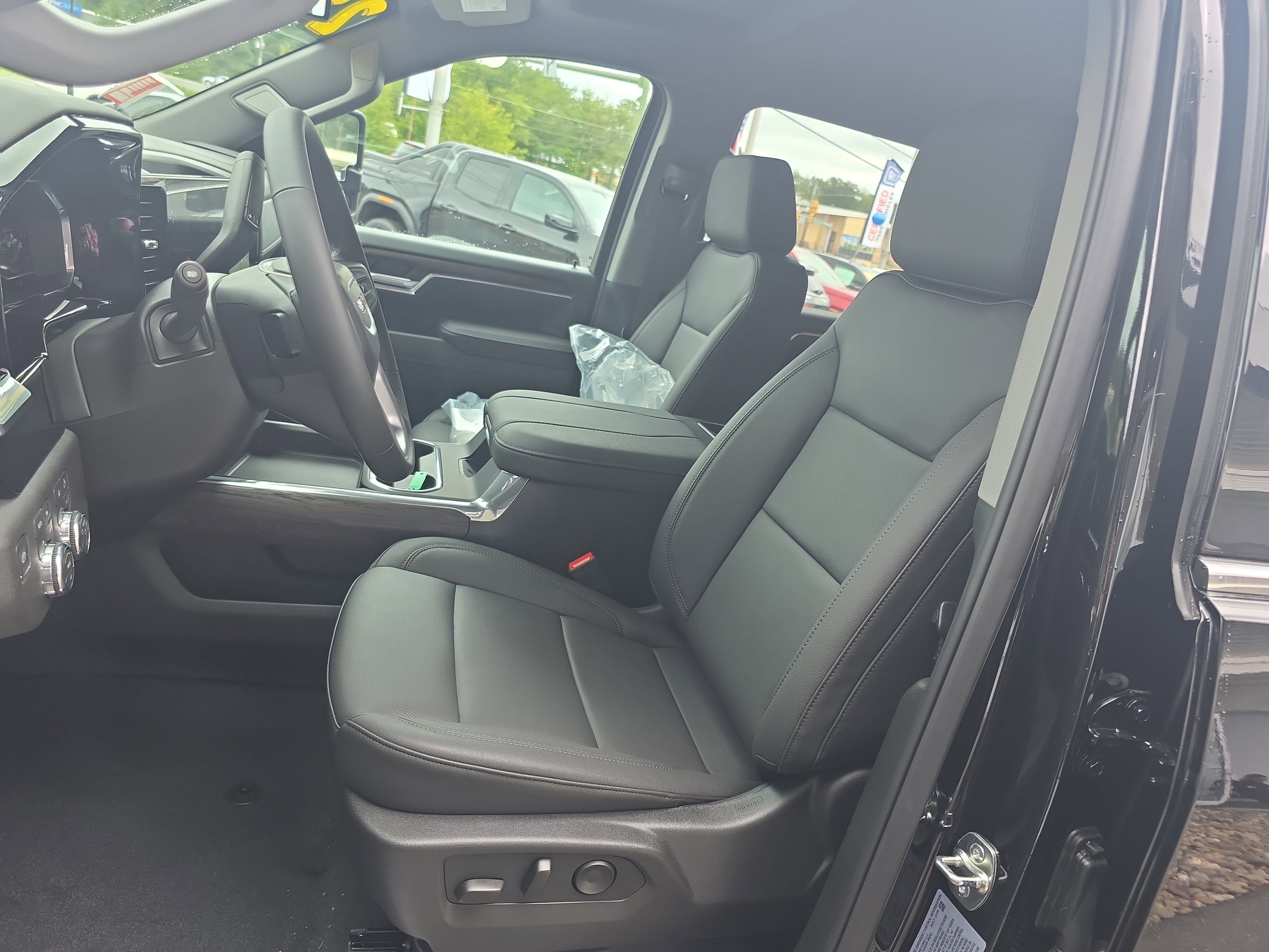 New 2025 GMC Sierra 2500 SLT w/ SLT Convenience Package AWD/4WD image 12