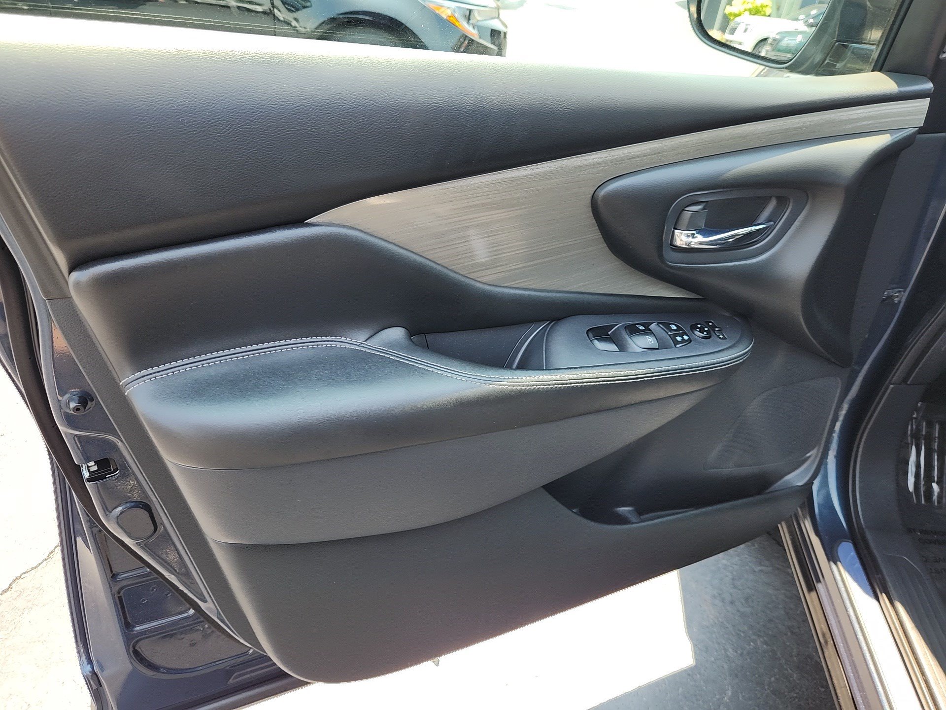 Used 2018 Nissan Murano SV AWD/4WD image 9