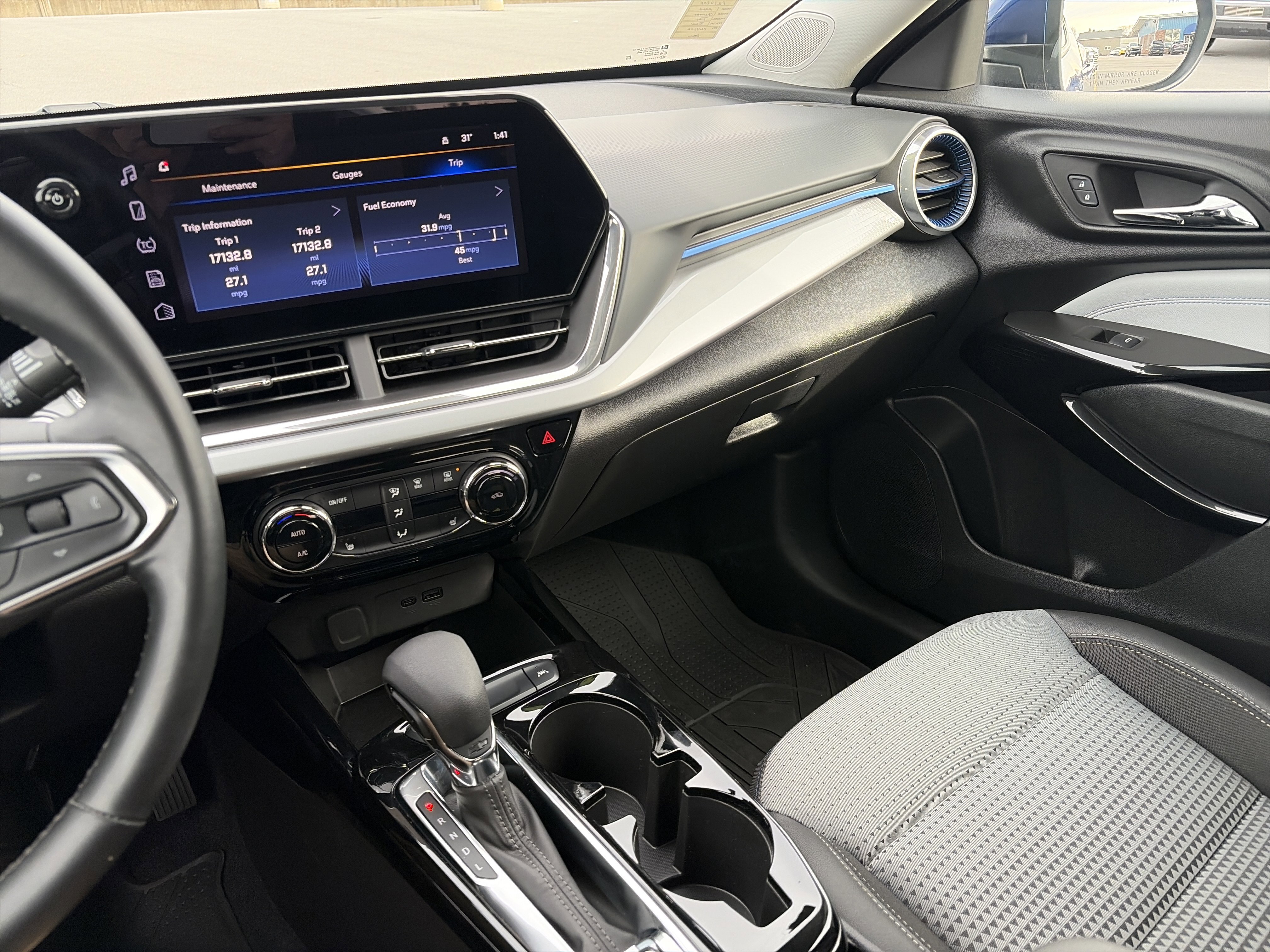 Used 2024 Chevrolet Trax LT w/ Driver Confidence Package image 22