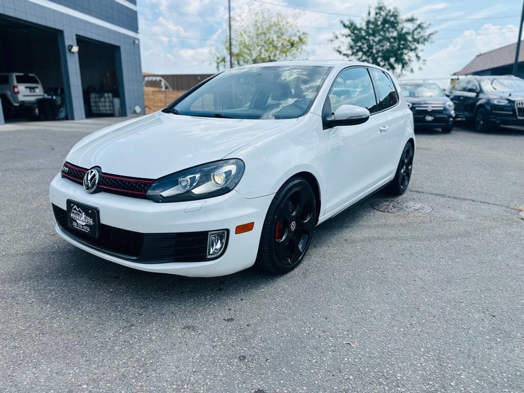 Used 2011 Volkswagen Golf 2-Door image 3