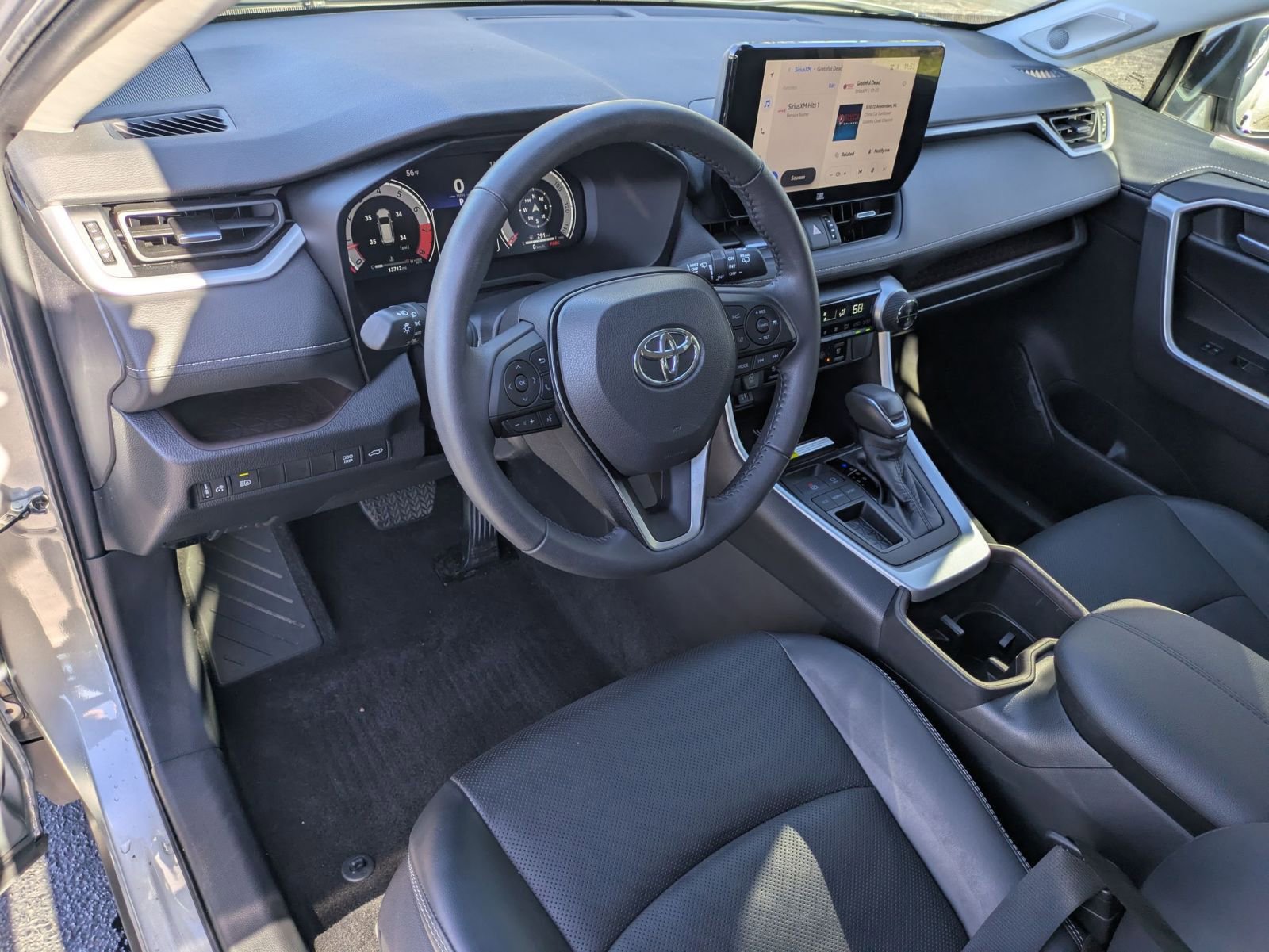 Used 2023 Toyota RAV4 Limited image 9