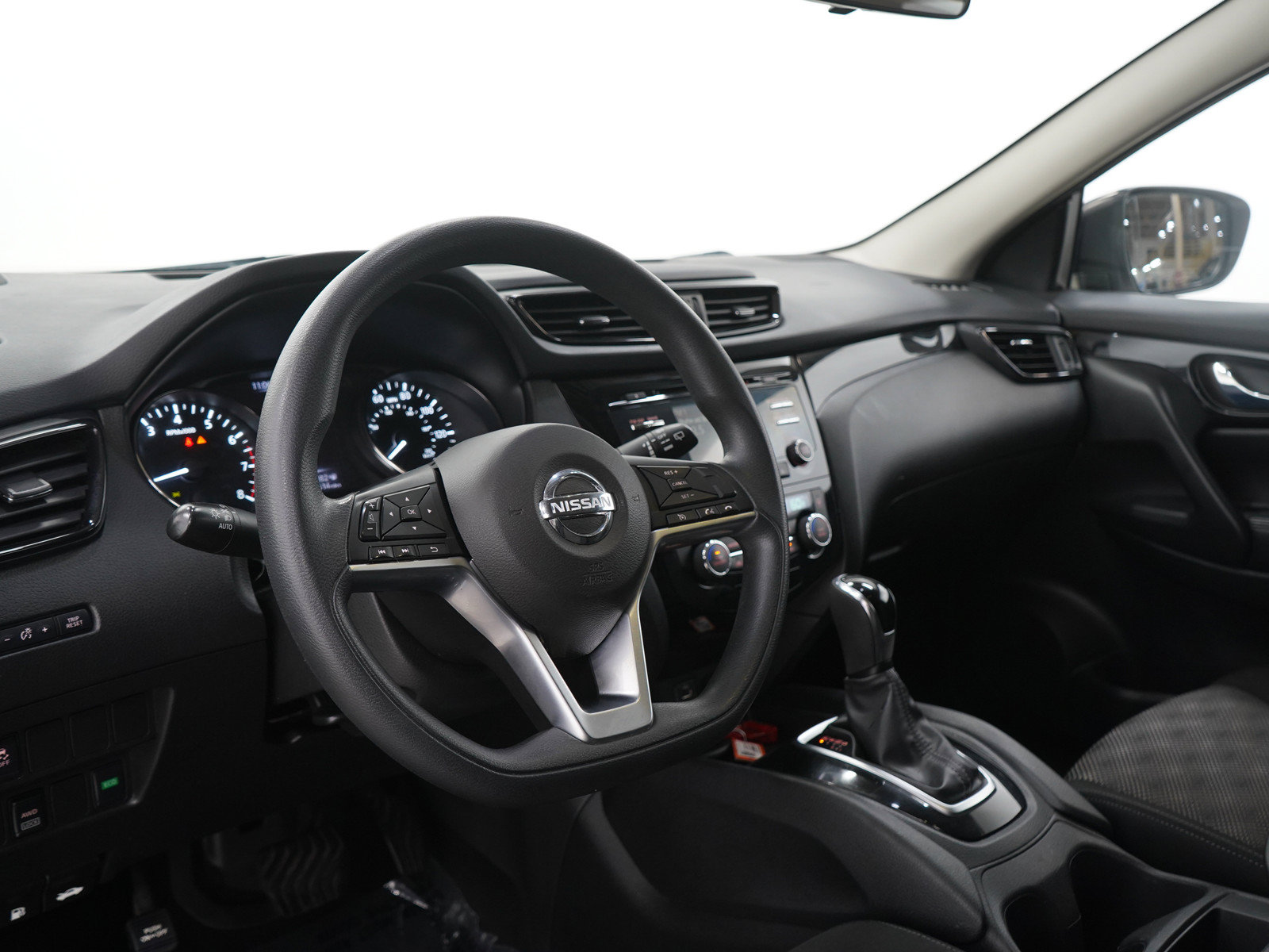 Used 2017 Nissan Rogue Sport SV AWD/4WD image 23