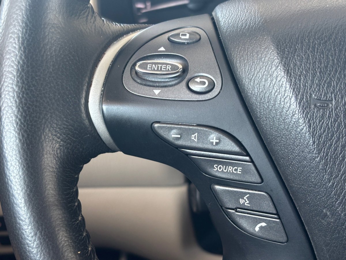 Used 2019 Nissan Pathfinder Platinum image 11