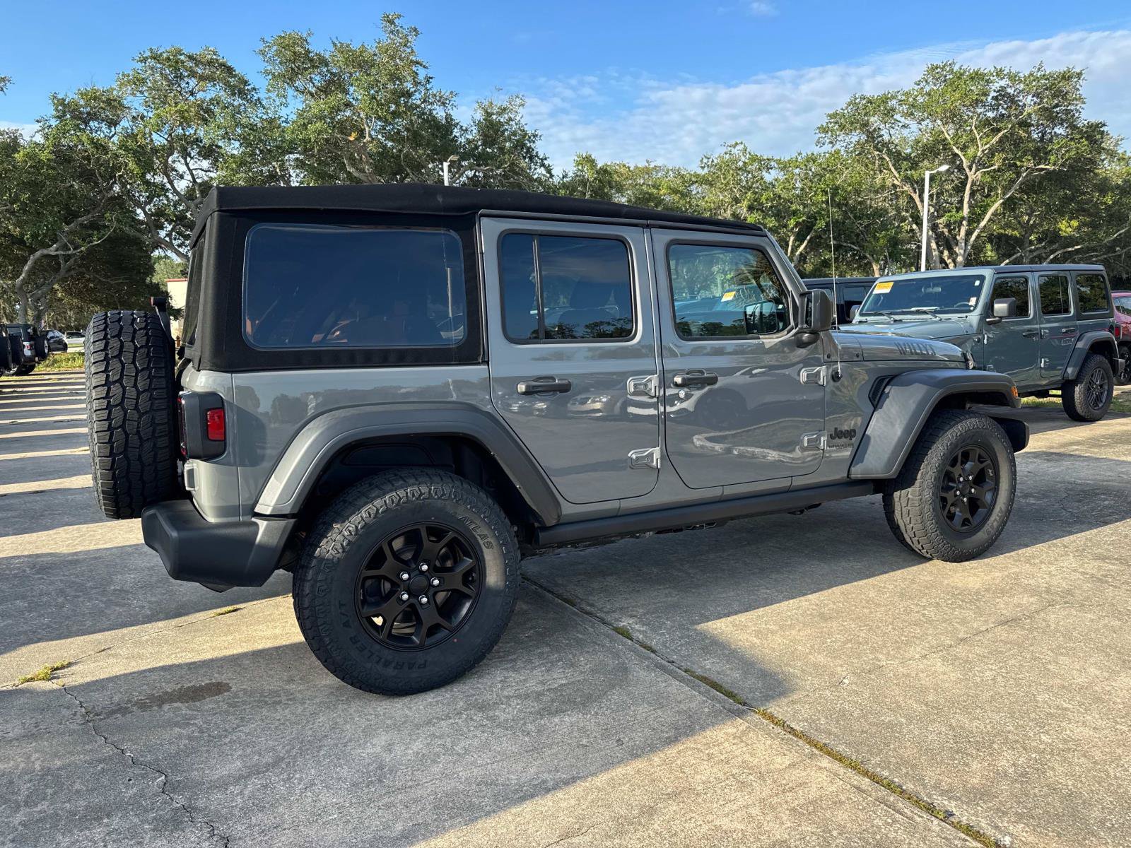 Used 2021 Jeep Wrangler Unlimited Sport AWD/4WD image 3