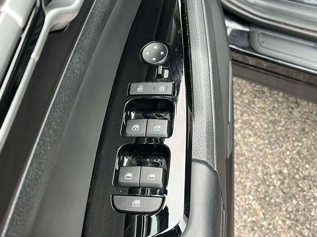 Used 2024 Kia Sportage EX image 14