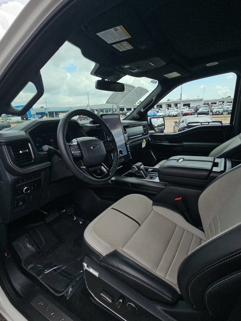 Used 2023 Ford F150 Lightning Platinum AWD/4WD image 12