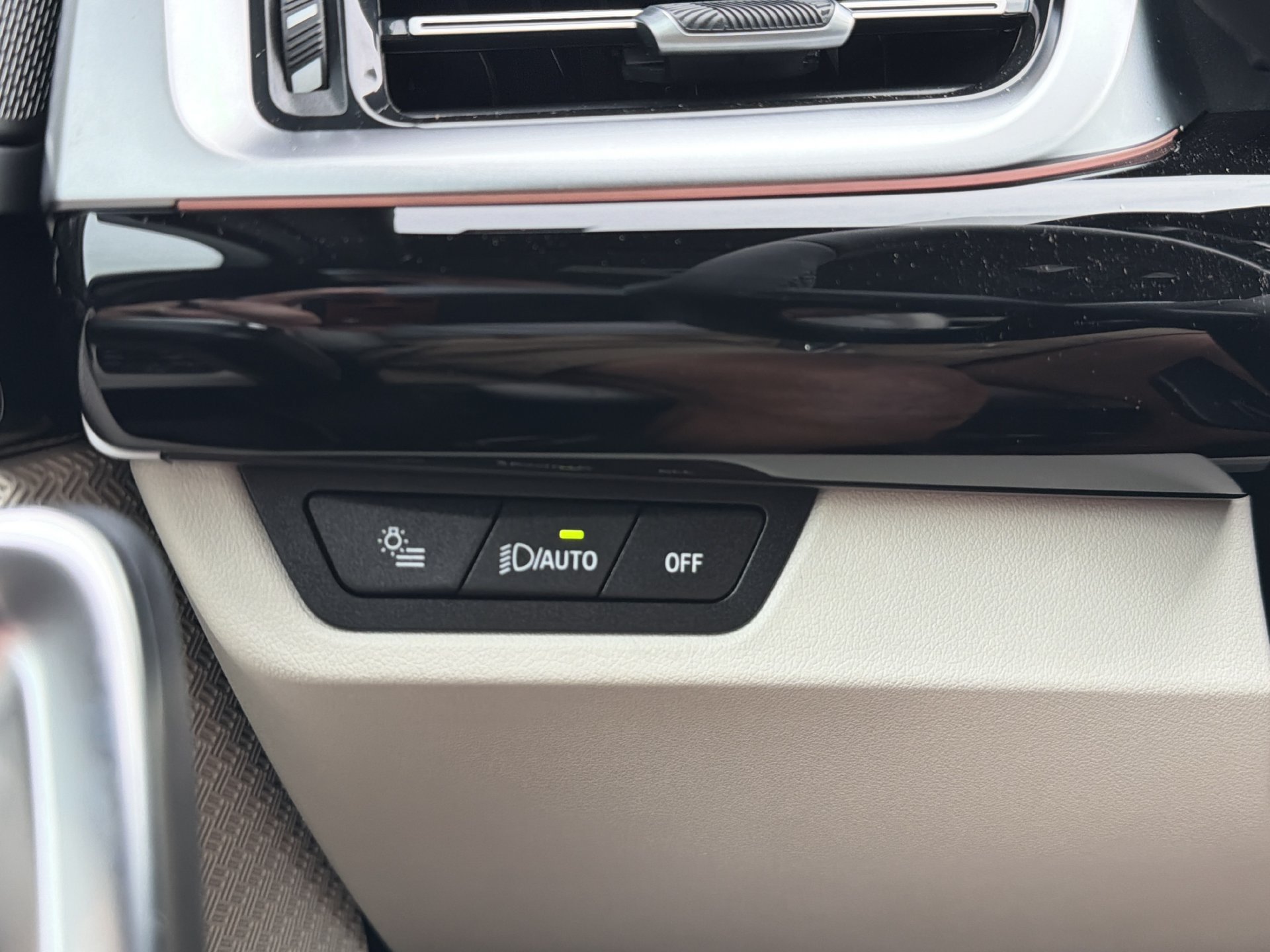 New 2026 BMW X1 xDrive28i AWD/4WD image 30