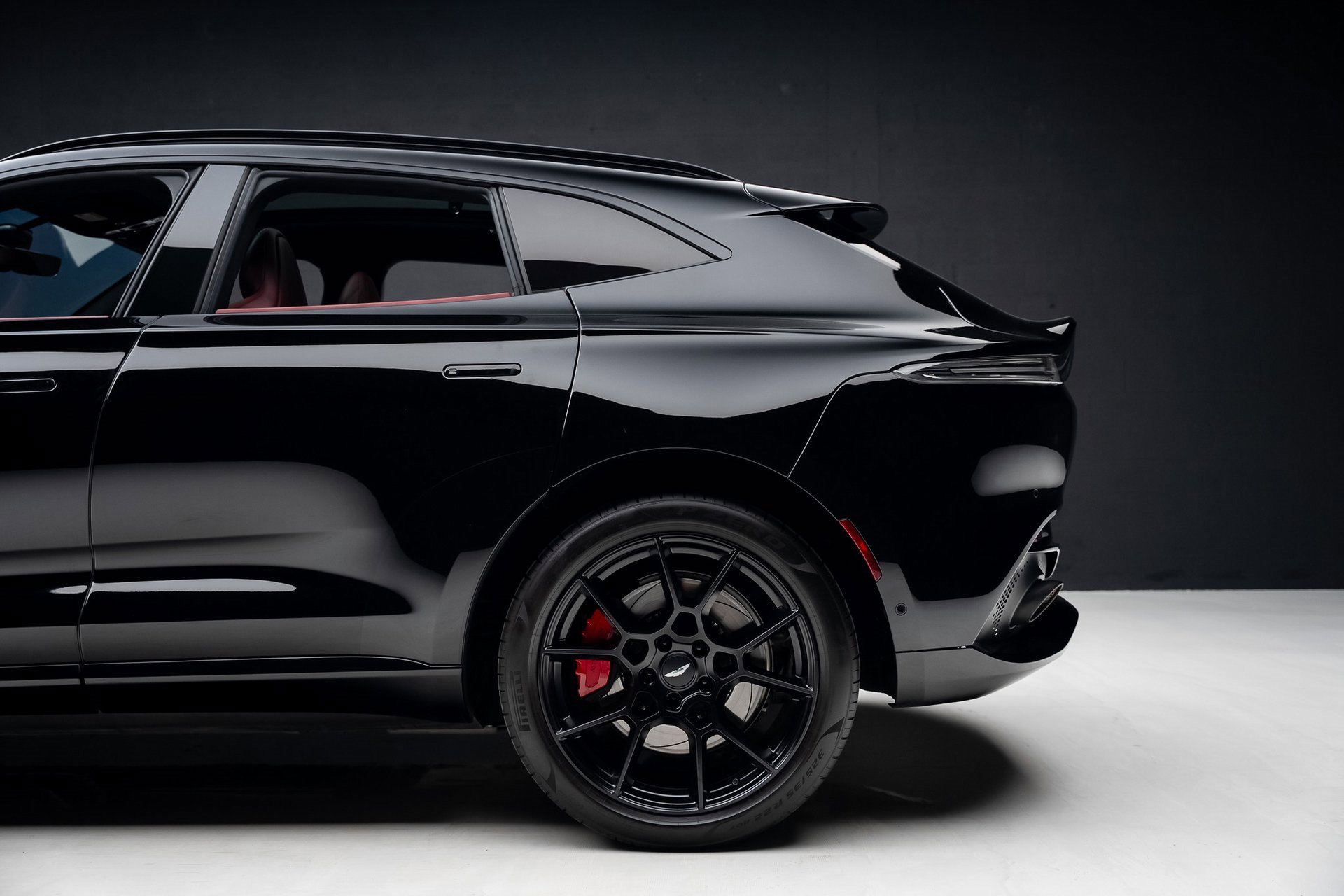 Used 2021 Aston Martin DBX image 20