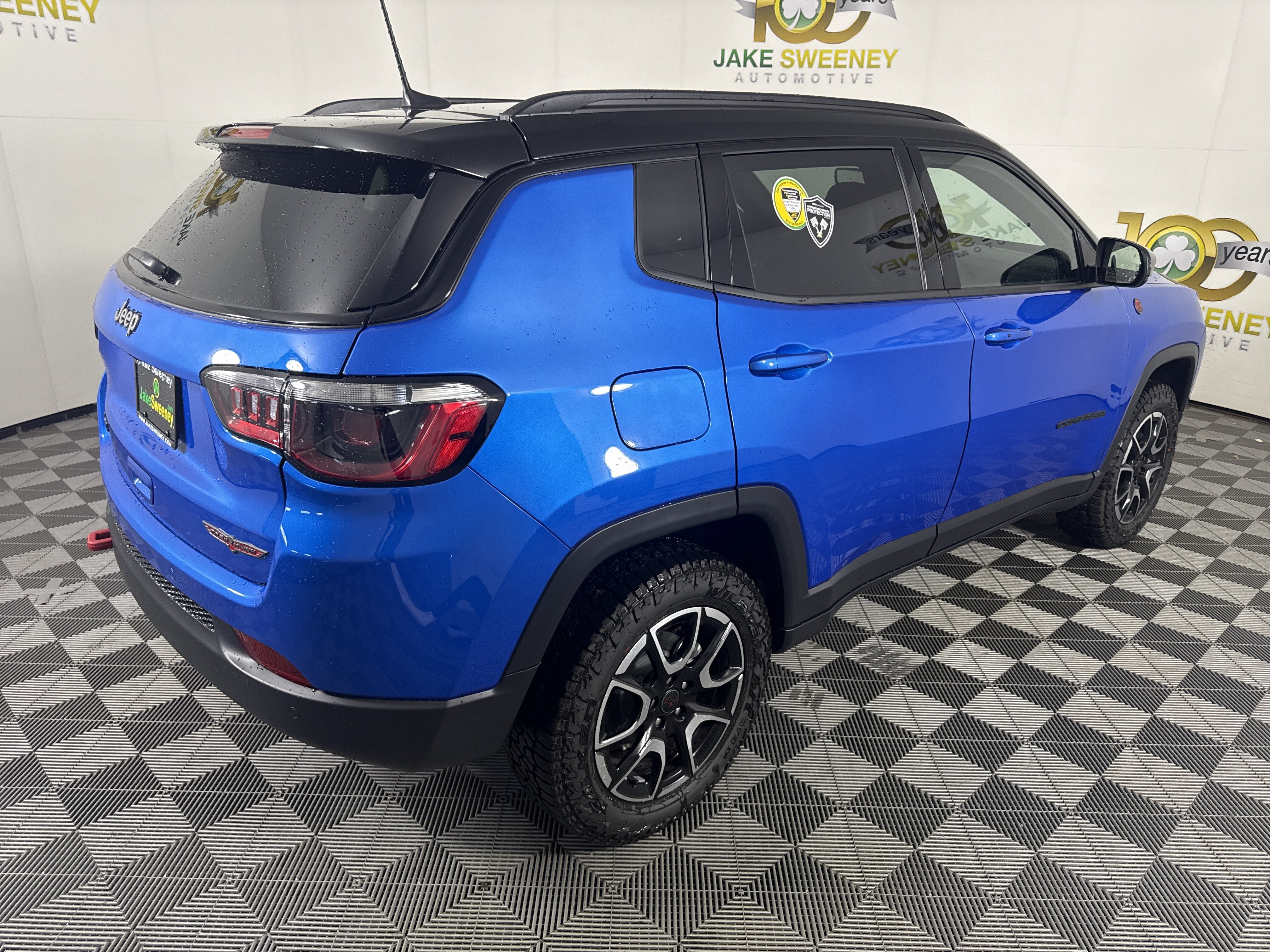 New 2026 Jeep Compass Trailhawk w/ Sun, Sound & Navigation Group AWD/4WD image 10