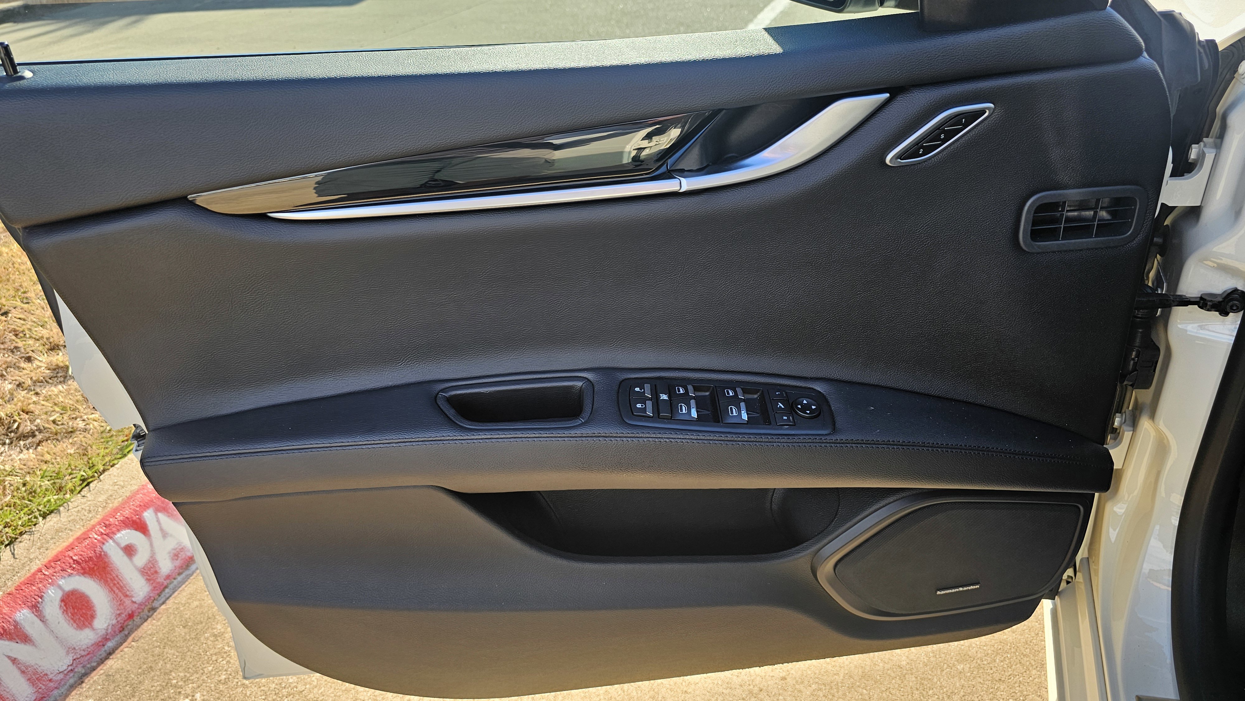 Used 2020 Maserati Ghibli GranSport image 32