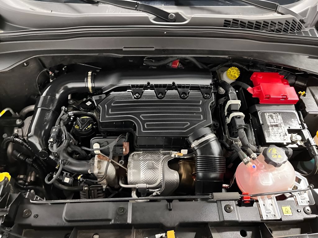 Used 2023 Jeep Renegade Latitude AWD/4WD image 9