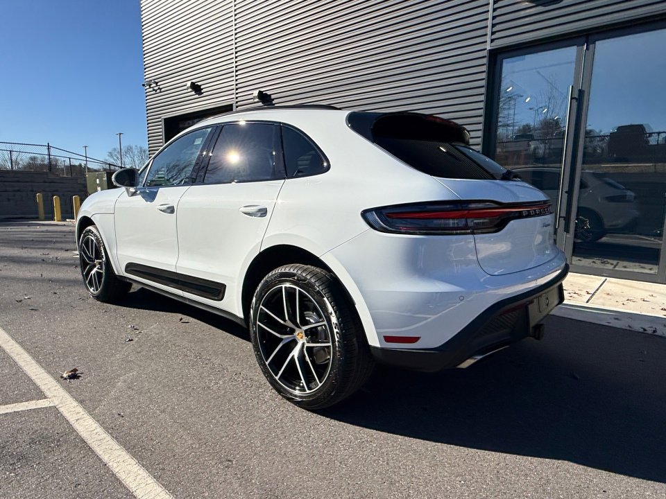 New 2026 Porsche Macan image 3