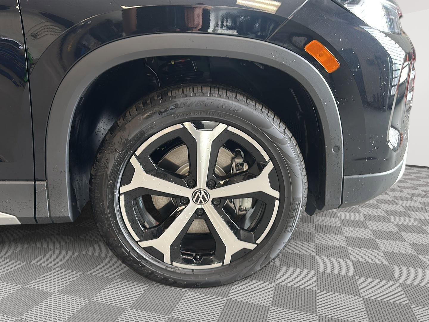 New 2026 Volkswagen Tiguan SE AWD/4WD image 12