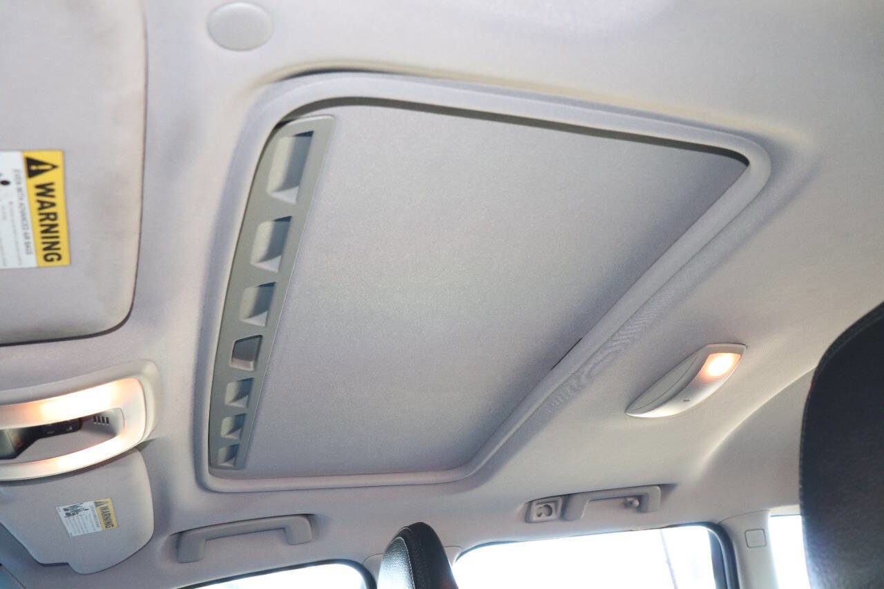 Used 2010 Volvo XC70 3.2 image 32