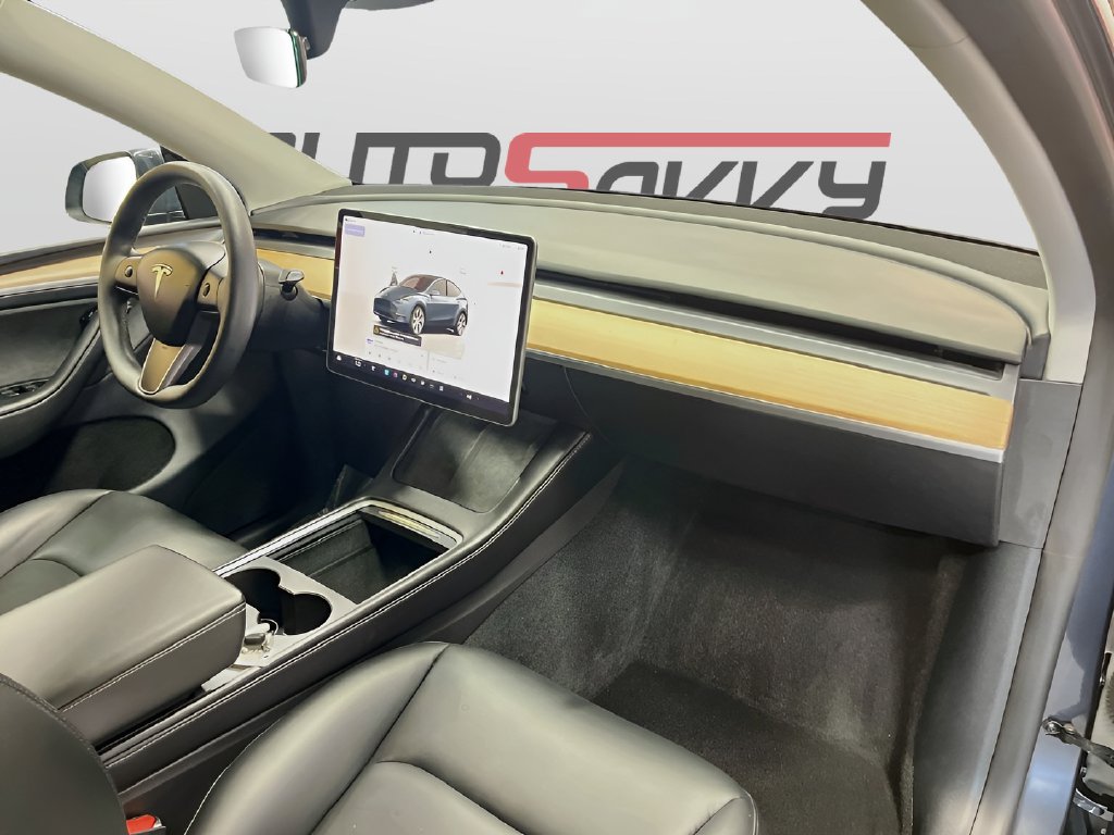 Used 2024 Tesla Model Y Long Range AWD/4WD image 28