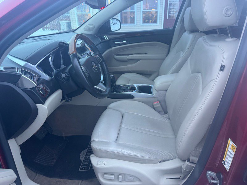 Used 2011 Cadillac SRX Luxury image 3