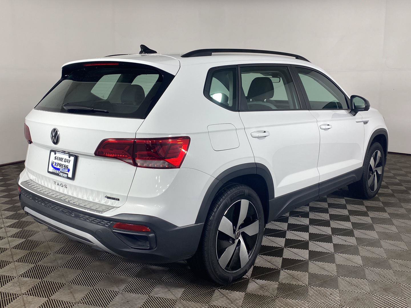 Used 2024 Volkswagen Taos S AWD/4WD image 5