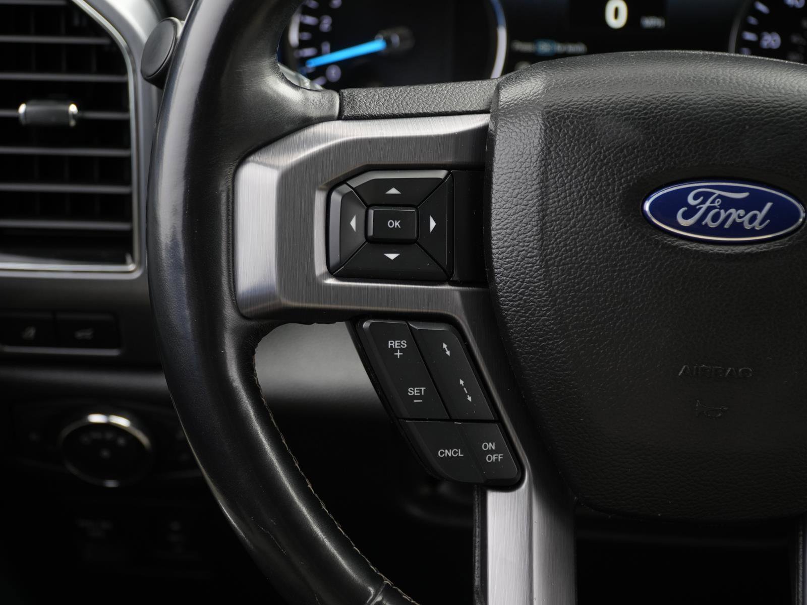 Used 2018 Ford Expedition Platinum image 24