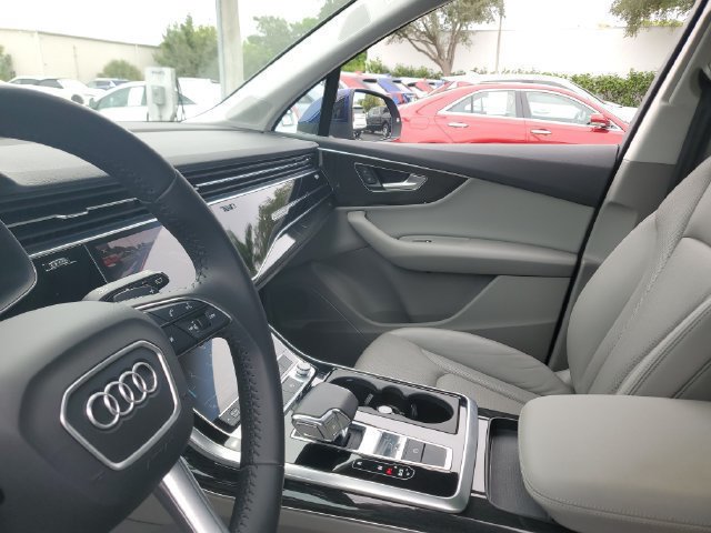 Used 2020 Audi Q7 3.0T Premium Plus w/ Premium Plus Package AWD/4WD image 23