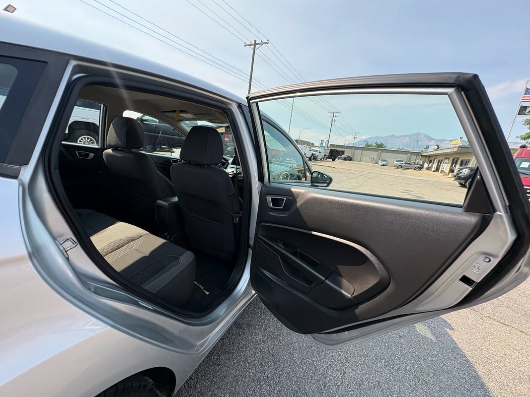 Used 2015 Ford Fiesta SE w/ Equipment Group 201A FWD image 29