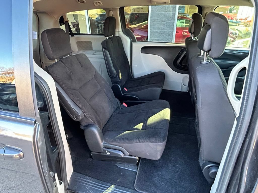Used 2018 Dodge Grand Caravan SE FWD image 7