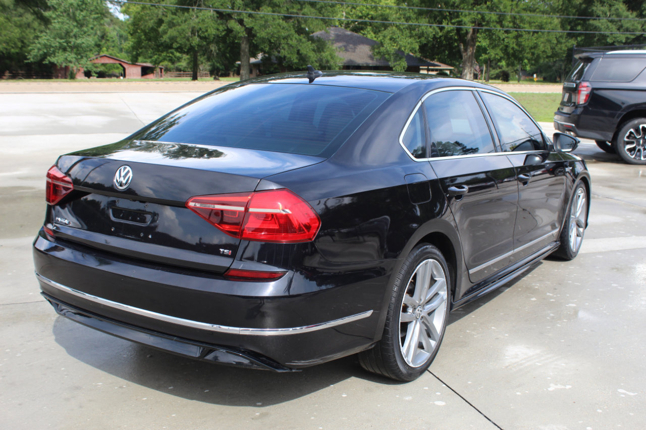 Used 2017 Volkswagen Passat 1.8T R-Line image 11