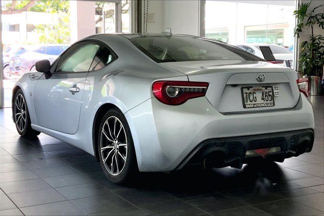 Used 2017 Toyota 86 RWD image 5