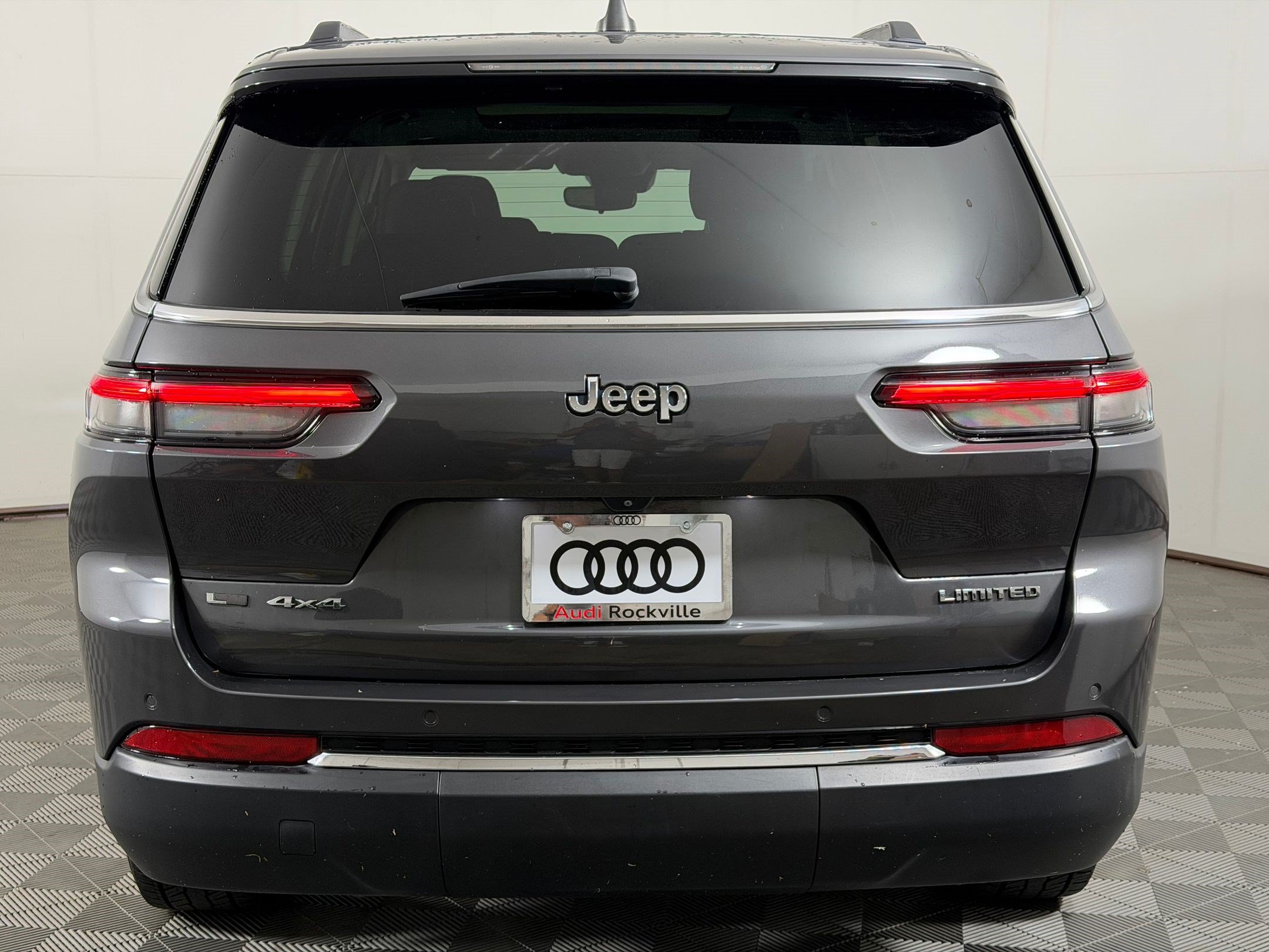 Used 2021 Jeep Grand Cherokee L Limited AWD/4WD image 10
