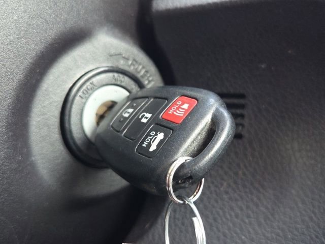 Used 2017 Toyota Corolla L image 27