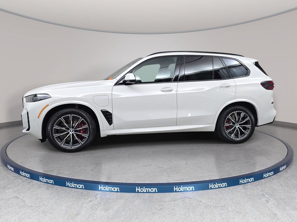 New 2026 BMW X5 xDrive50e w/ M Sport Package AWD/4WD image 8