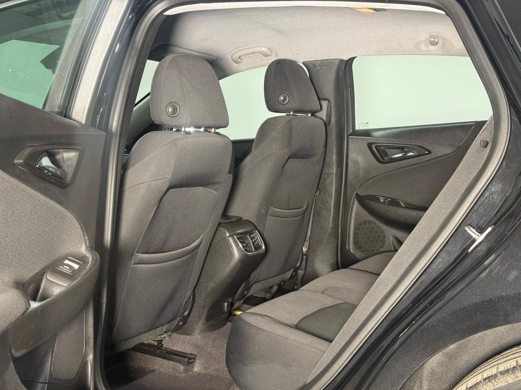 Used 2017 Chevrolet Malibu LT FWD image 11