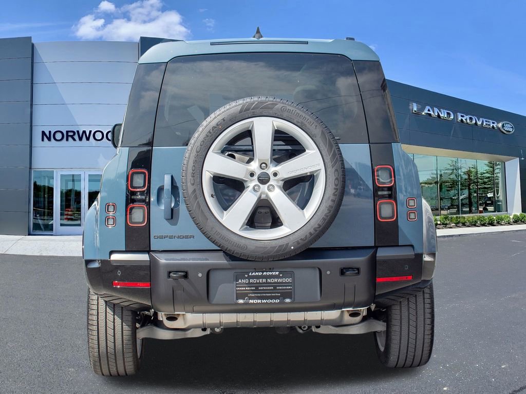 New 2026 Land Rover Defender 110 X-Dynamic SE image 5