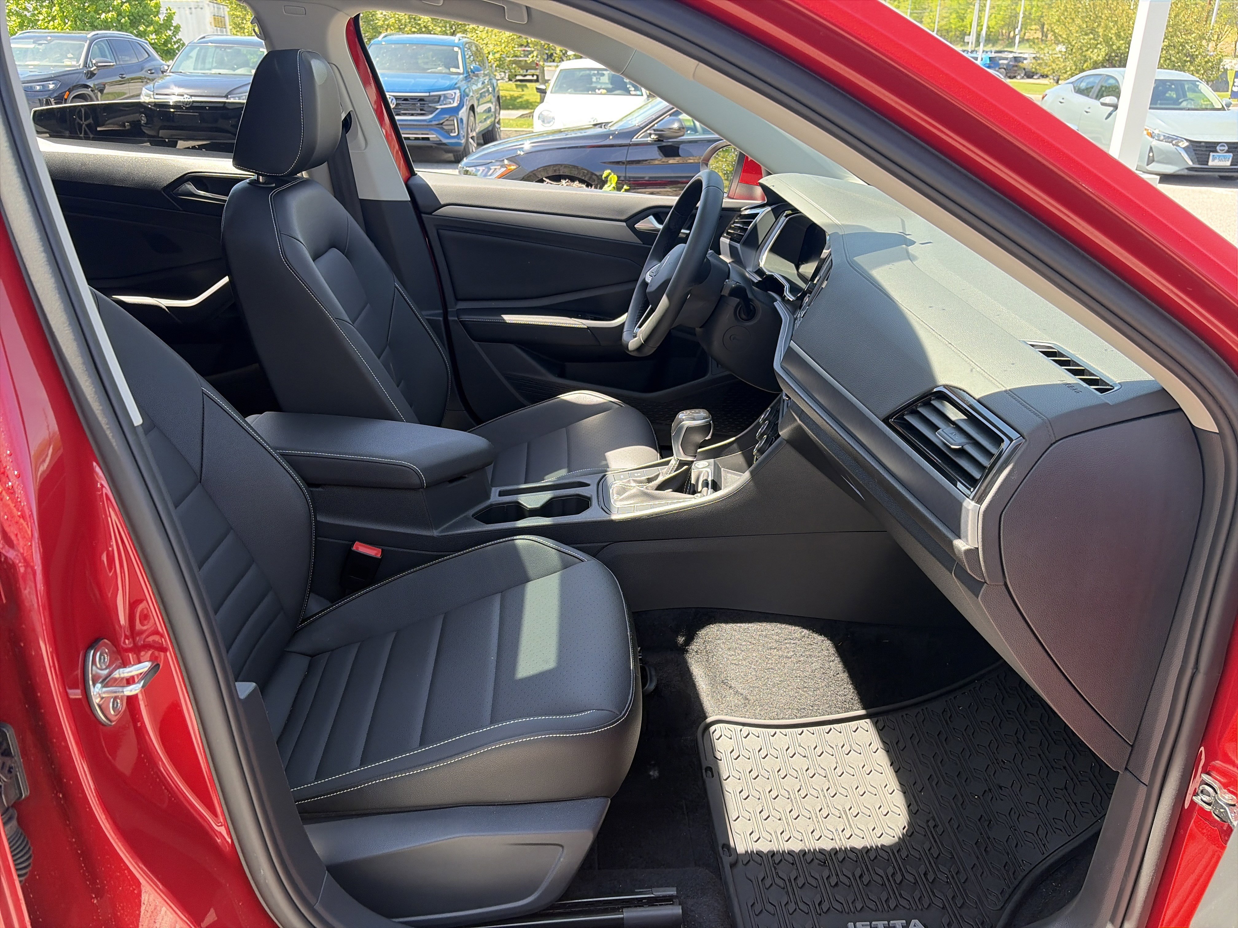 Used 2024 Volkswagen Jetta SE w/ Panoramic Sunroof Package FWD image 34