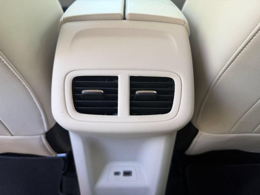 Used 2023 Buick Envision Essence AWD/4WD image 12