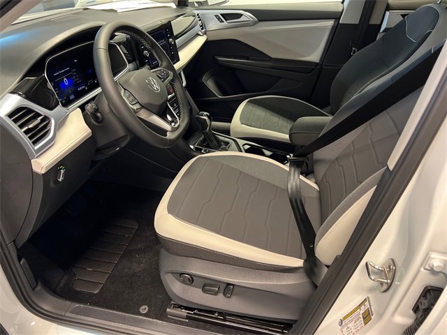 New 2026 Volkswagen Taos SE image 6